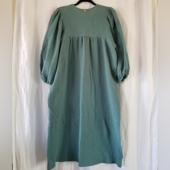 Stacia | The Ivy Paloma Dress - Picture 3 of 10